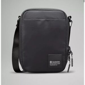 Lululemon ‘Easy Access Crossbody Bag 1.5L’